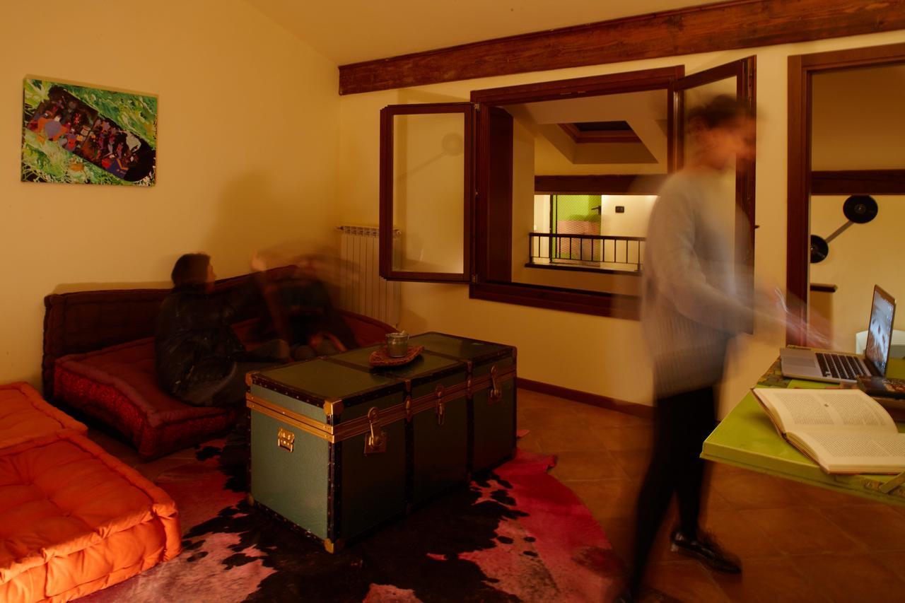 Mantua Hostal Exteriör bild